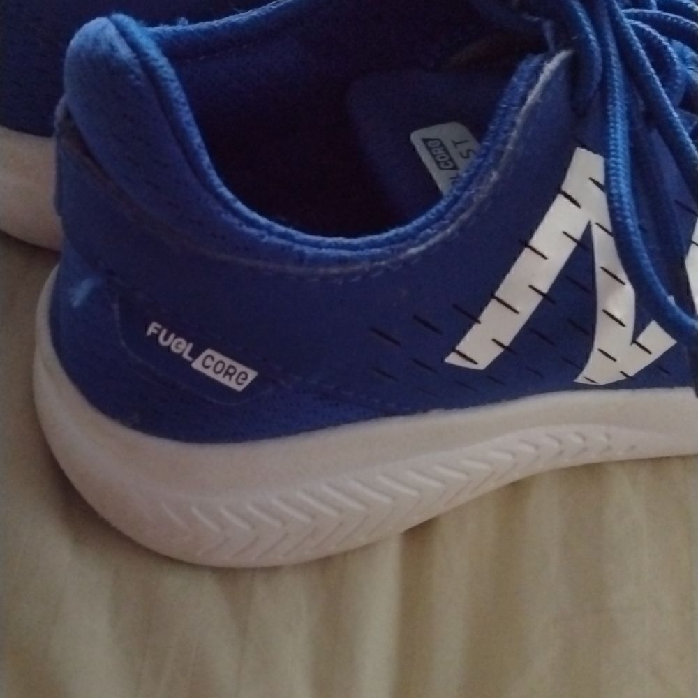New Balance    - Picture 3 of 6